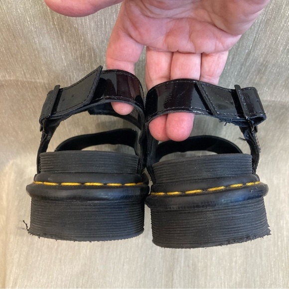 DR  MARTENS Sz 10 Voss Patent Leather Platform Buckle Closure Sandals - Picture 6 of 11